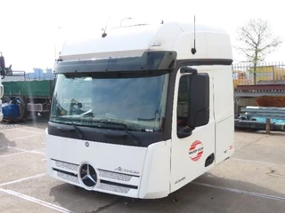 Mercedes-Benz - Body & Chassis Parts Cabine MB Actros BigSpace изображение 2 миниатюра