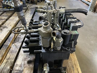 DAF N/A - GEESINK GPM-3 VALVE BLOCK P607724-11 P0729218/001  zdjecie 2