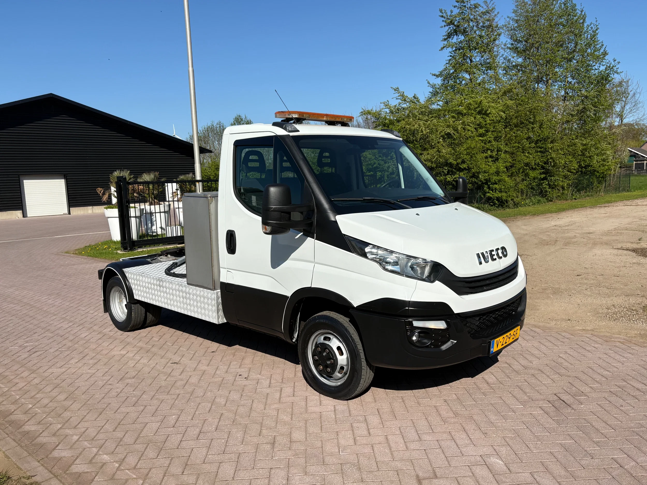Iveco Daily 2018 - 40C18 Be trekker 7.7 TON euro 6 (42.772 KM obrázek 1