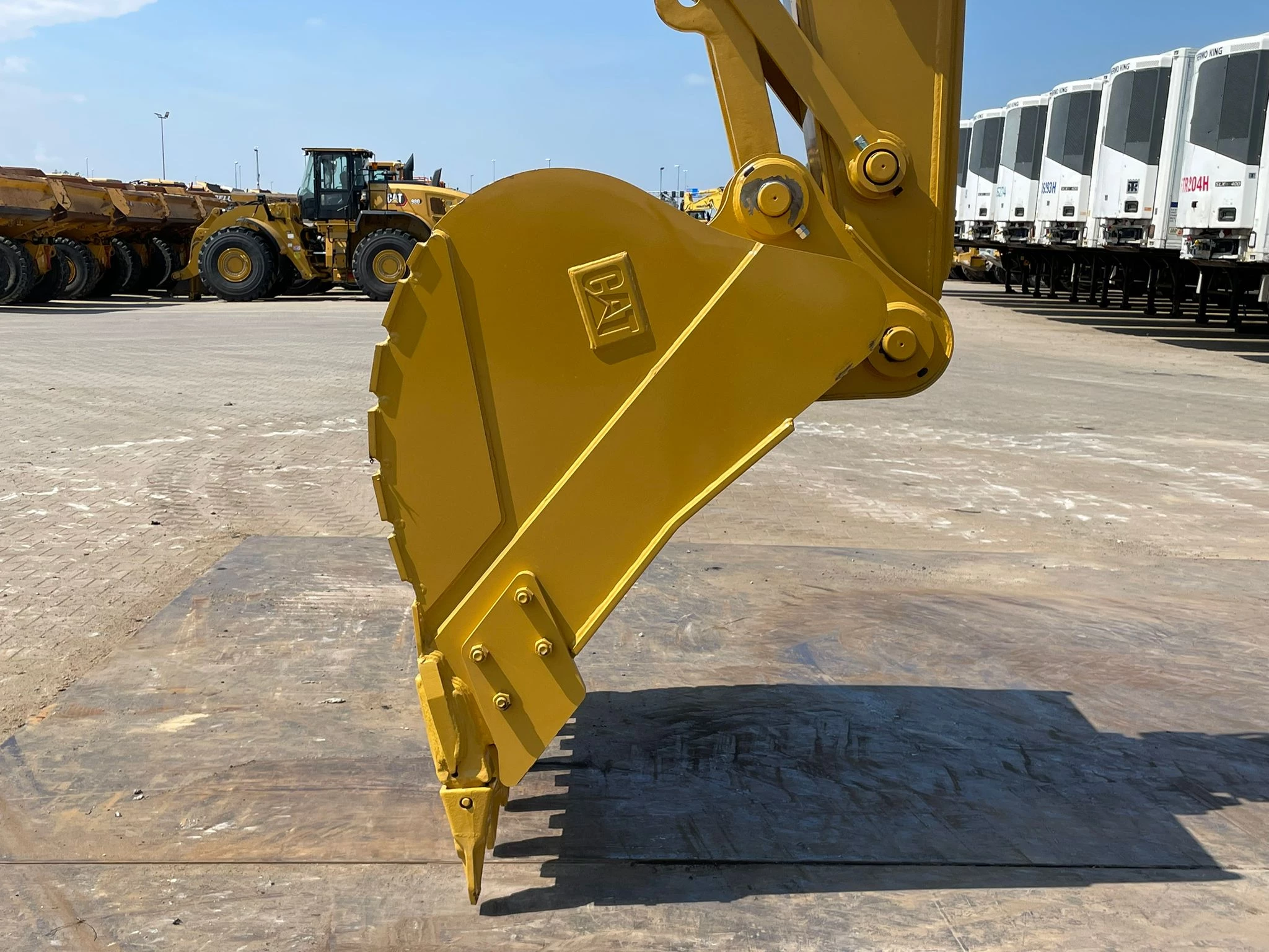 Caterpillar 323D3 2025 imagen 10