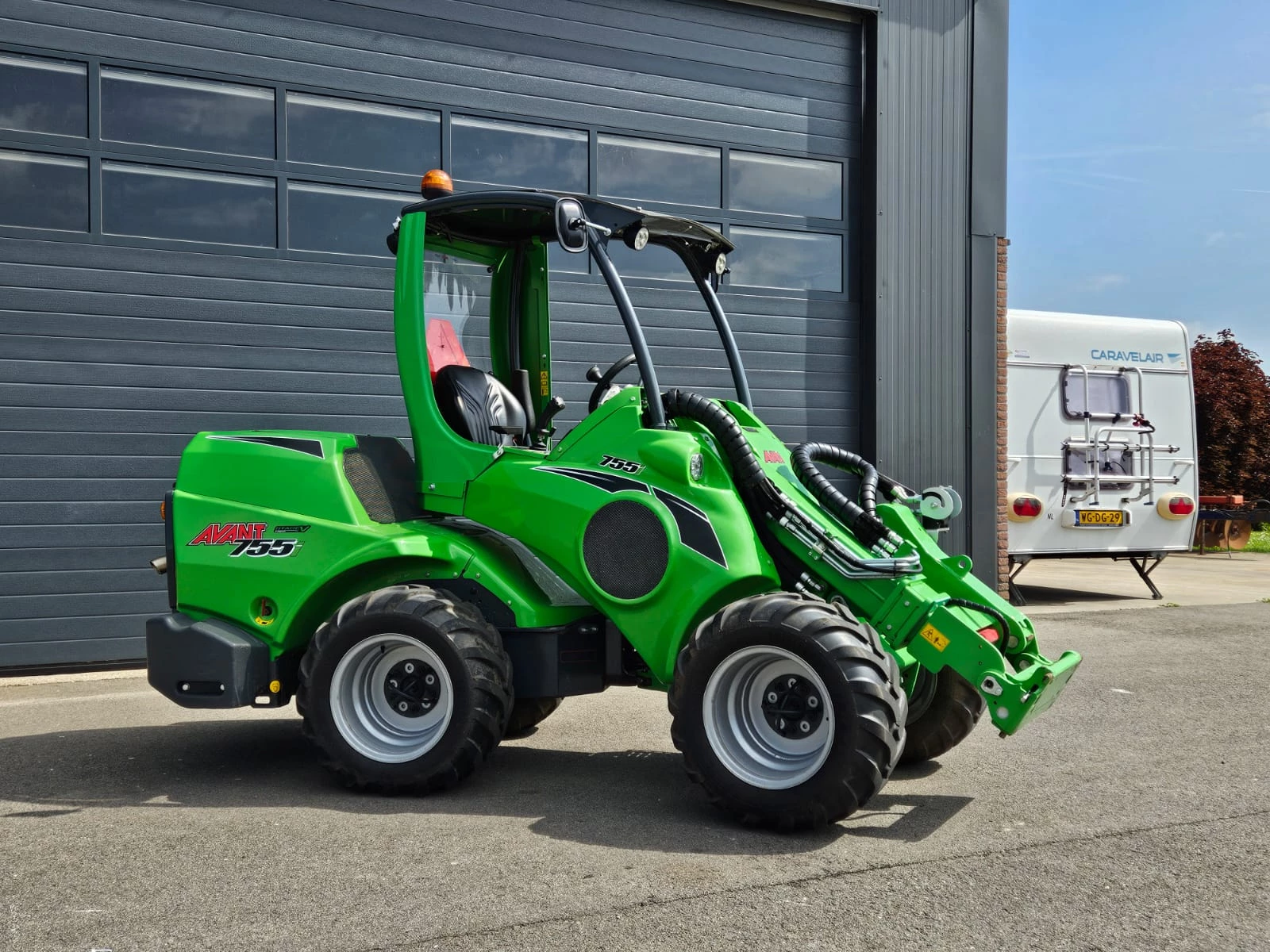 Avant 2025 - 755i TDL+ Mini-shovel afbeelding 2