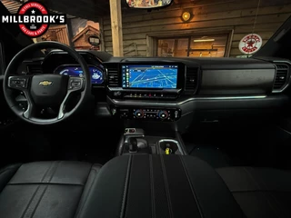 Chevrolet Silverado 2024 - High Country 6.2 V8 420 PK obrazek 21