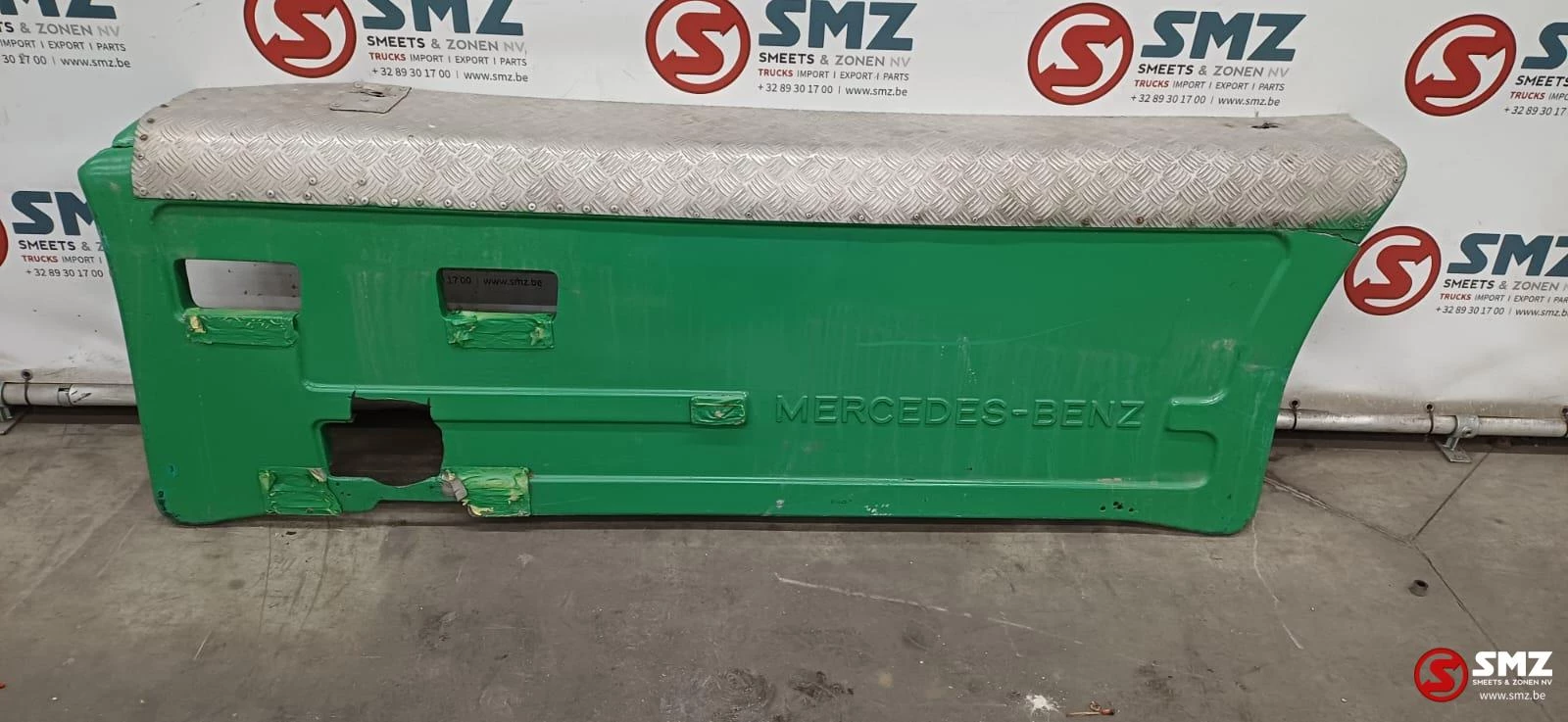 Mercedes-Benz - Occ set sideskirts links + rechts Mercedes SK obrázek 2