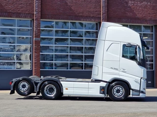 Volvo FH 2023 - 13.500 Globetrotter XL 6x2 - Retarder - Full air - Leather - Camera imagen 8