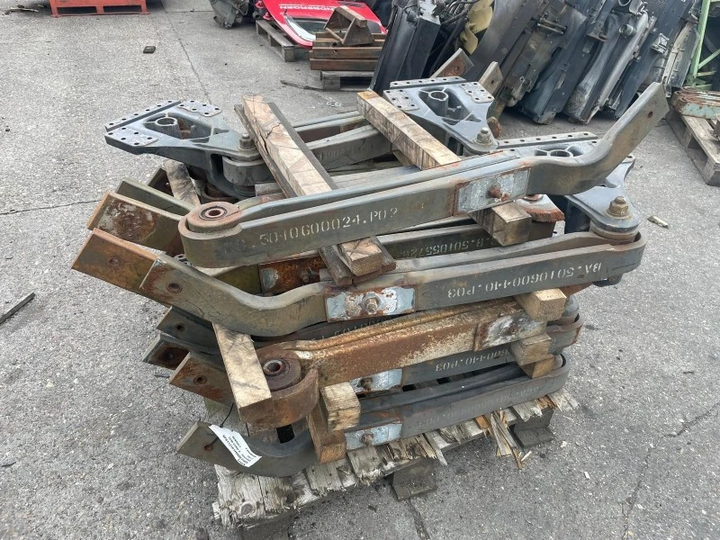 Renault - 501060040 / 5010600441 REAR AXLE SUSPENSION zdjęcie 1