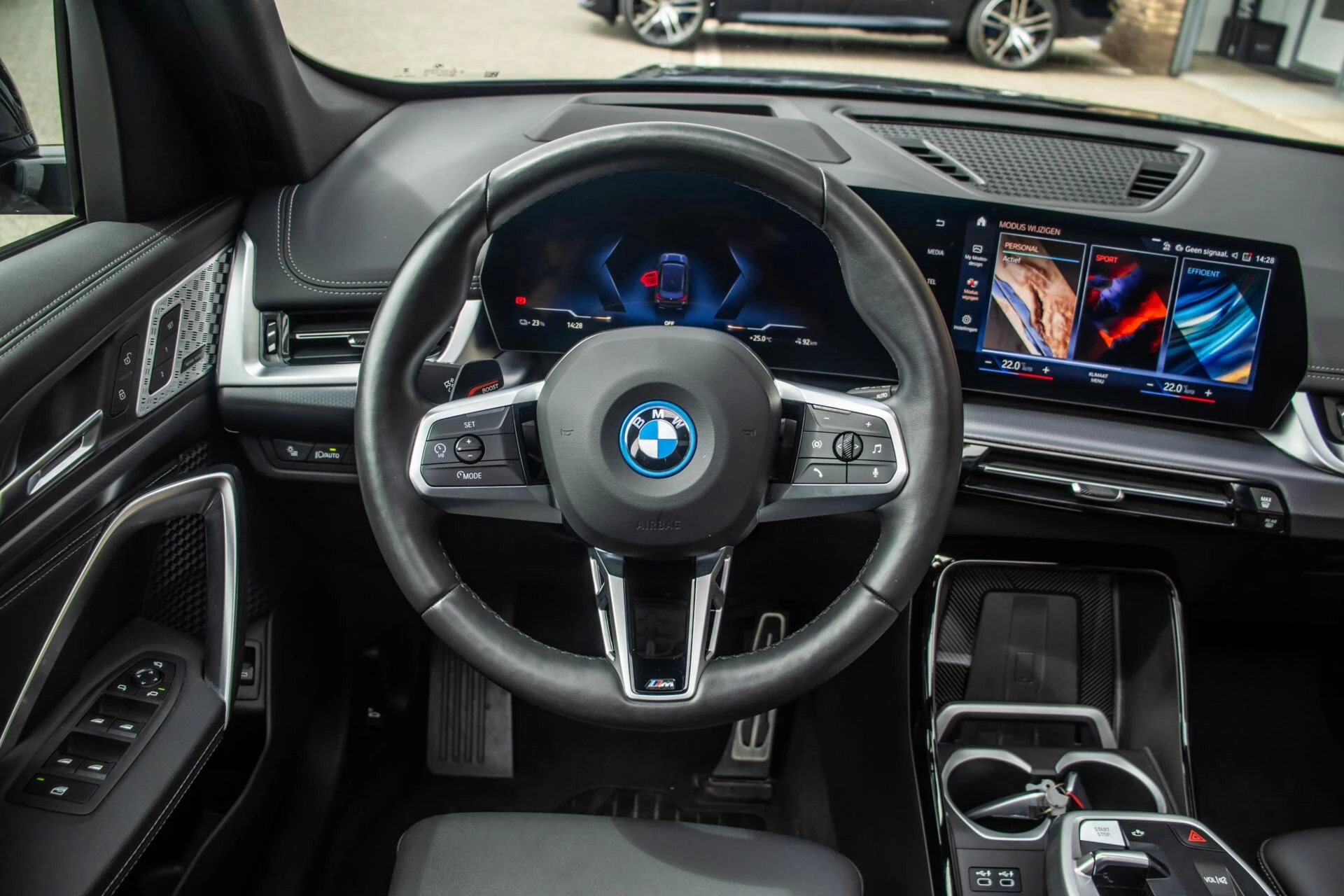 BMW iX1 2023 - xDrive30 67 kWh, Pano, Leder, Carplay, Ambient, H&K afbeelding 14