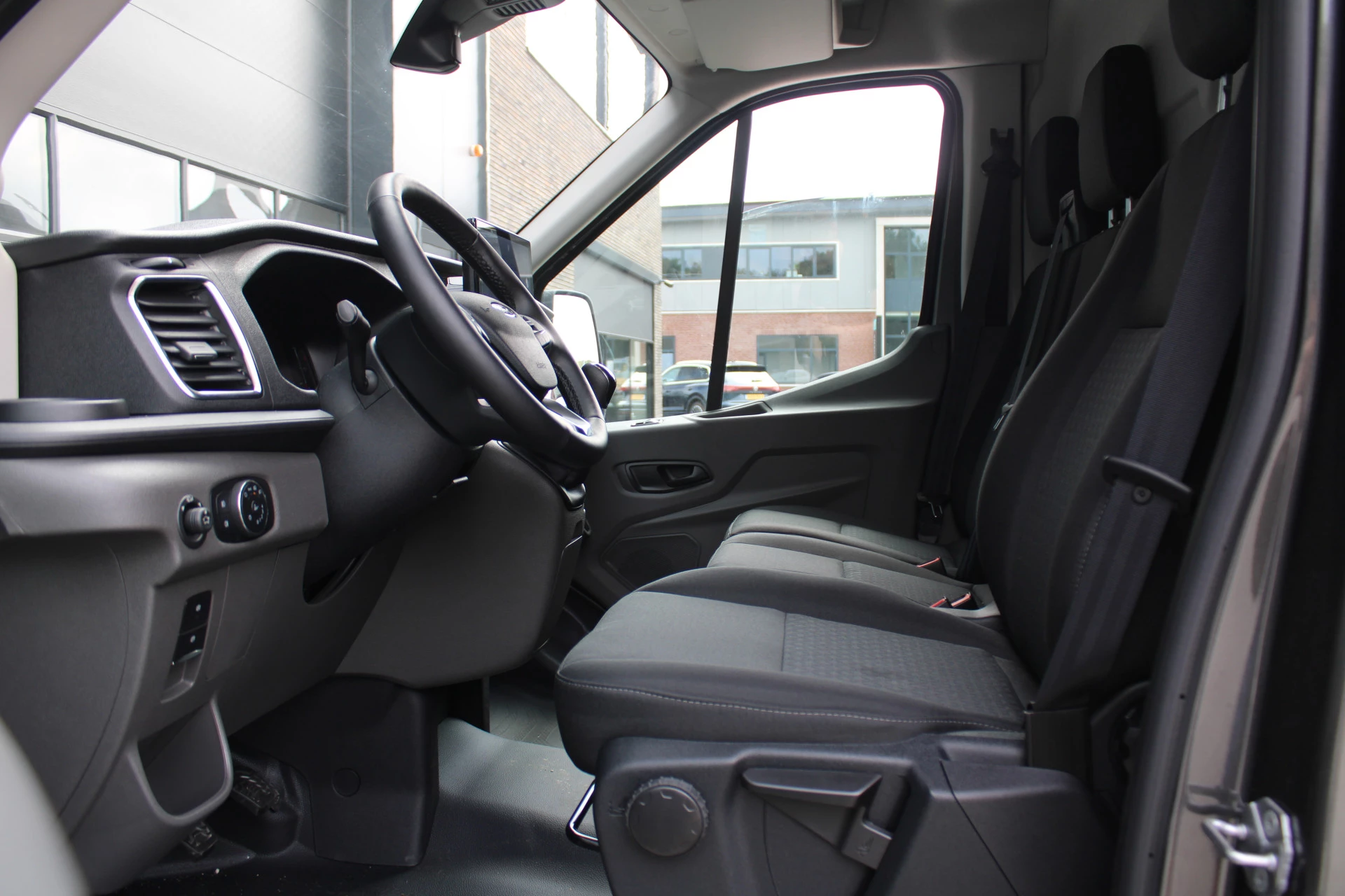 Ford Transit 2024 - 350 2.0 TDCI L3H2 Trend 130pk - Facelift - 2x Schuifdeur - 360 Camera - Trekhaak - ACC - Stoel & Stoelverwarming - Blind Spot - Navi - 270gr deuren - Rijklaar Bild 13