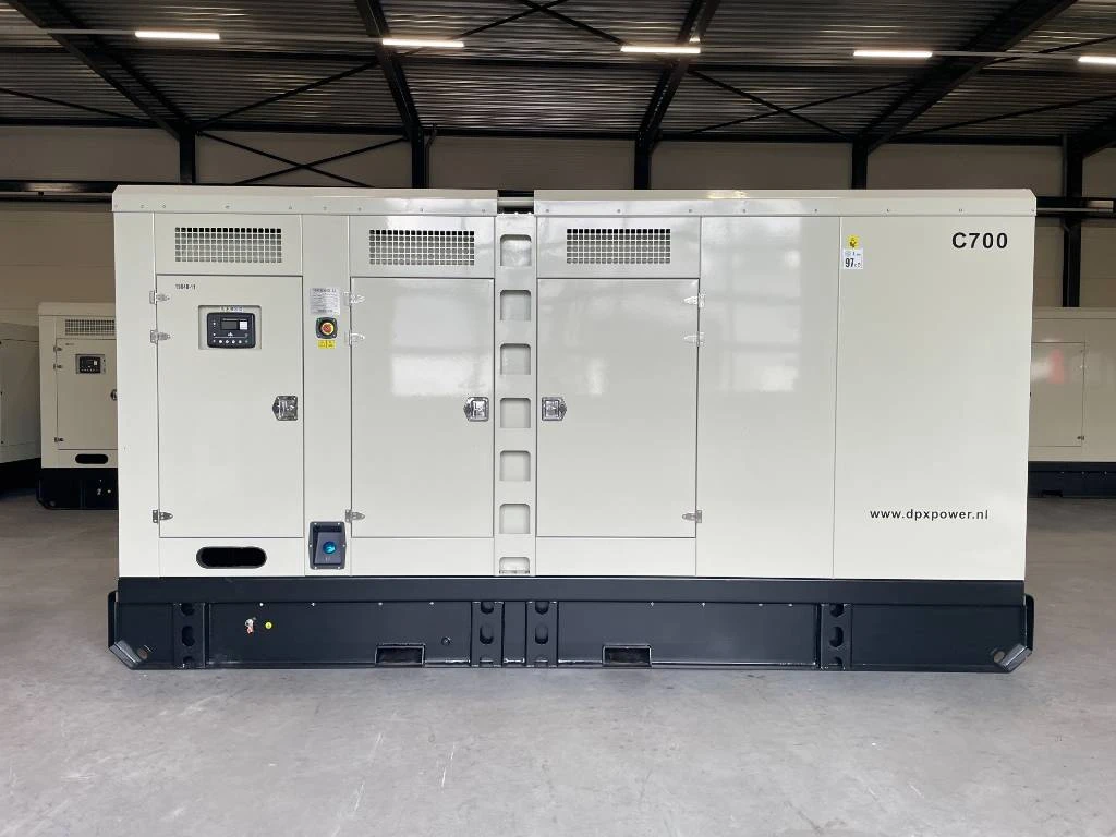 Cummins 2026 - KTAA19-G6A - 700 kVA Generator - DPX-19848 afbeelding 1
