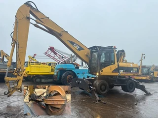 Cat 2005 - M 322 C MH te koop