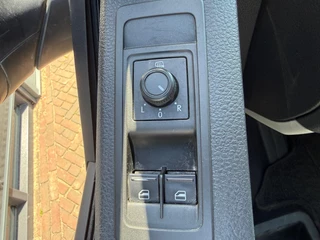 Volkswagen Transporter 2018 - 2.0 TDI L2 Comfortline 115PK AC PDC Carplay Schade image 19