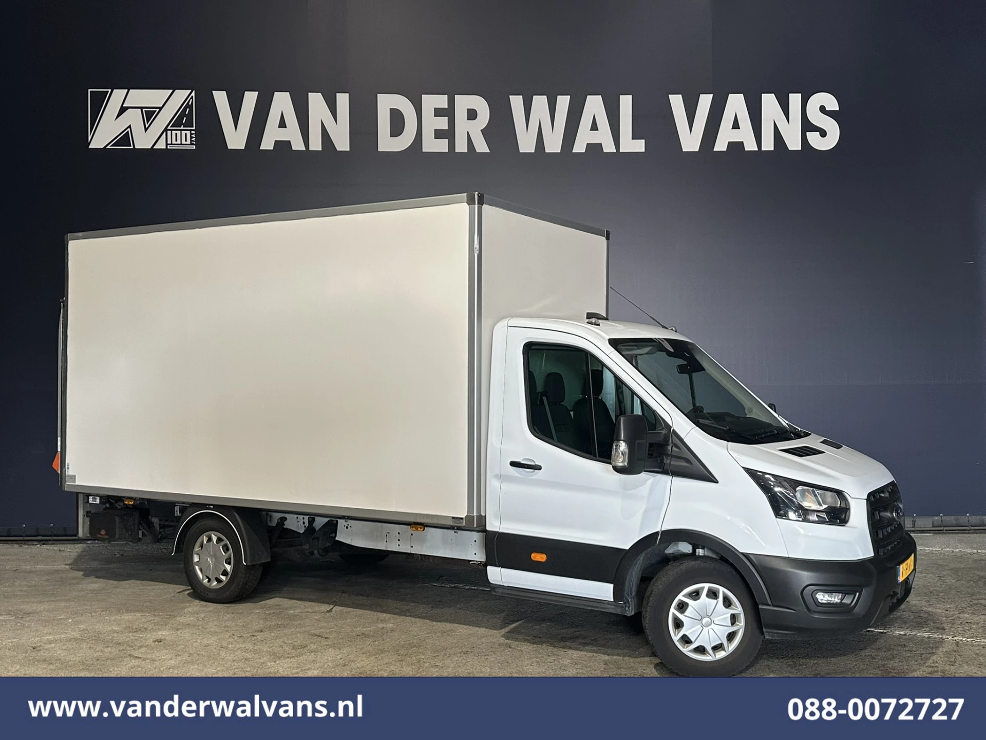 Ford Transit 2023 - 2.0 TDCI 131pk Bakwagen Laadklep Euro6 Airco | Cruisecontrol | Verwarmde voorruit image 1