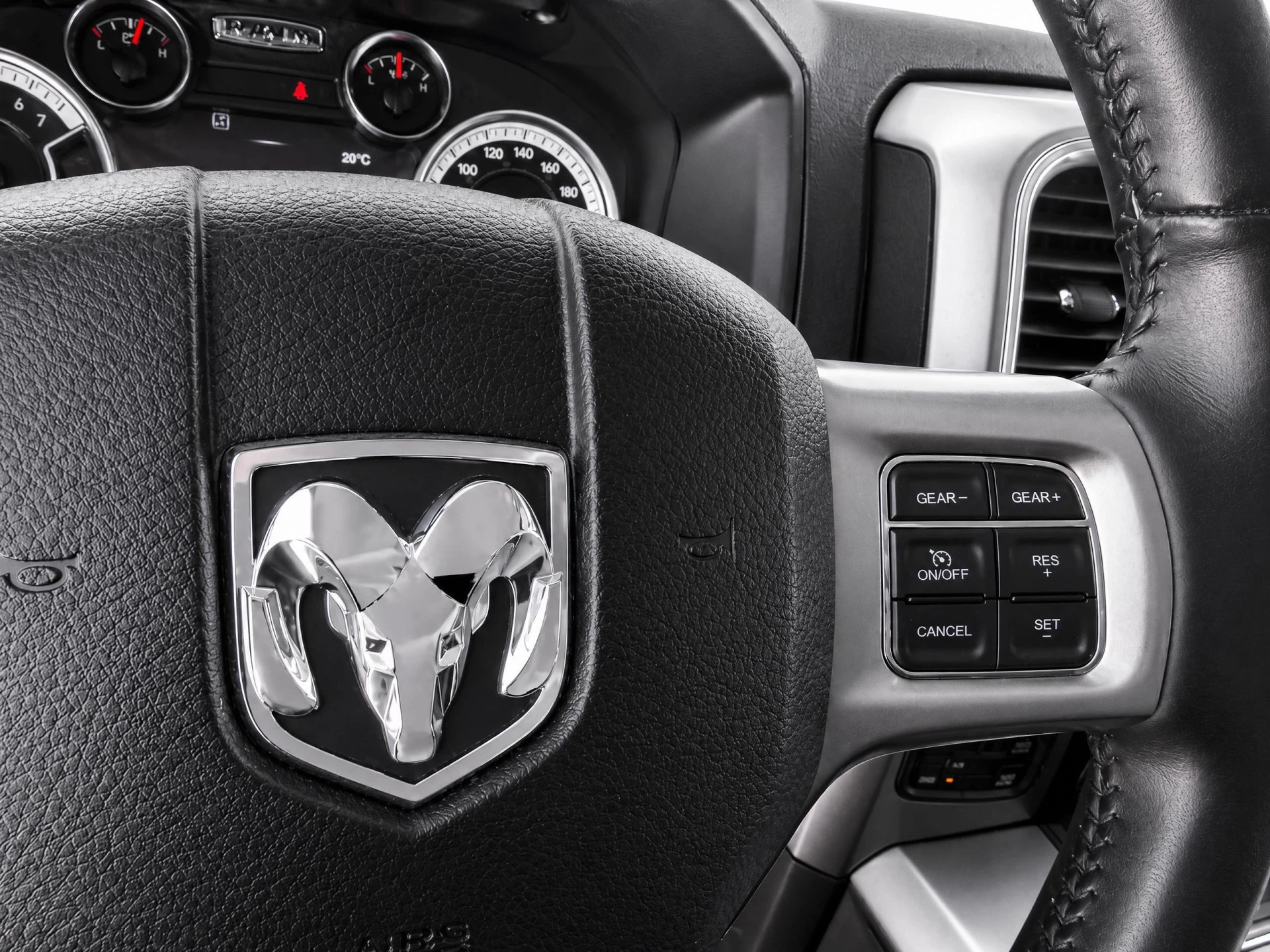 Dodge Ram 1500 2024 - 5.7 V8 4x4 Crew Cab 5'7 Laramie | Trekhaak | Tonneau cover | extra LPG 200L | Wide boddy | Fuel 22inch velgenset| afbeelding 23