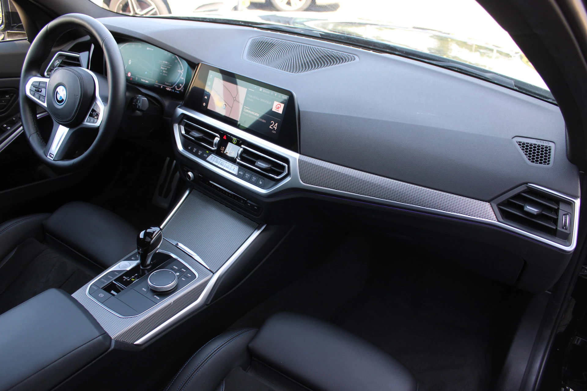 BMW 3 Series 2022 - Touring 330e High Executive M-SPORT PANORAMADAK MEMORY KEY-LESS CAMERA CARPLAY immagine 23