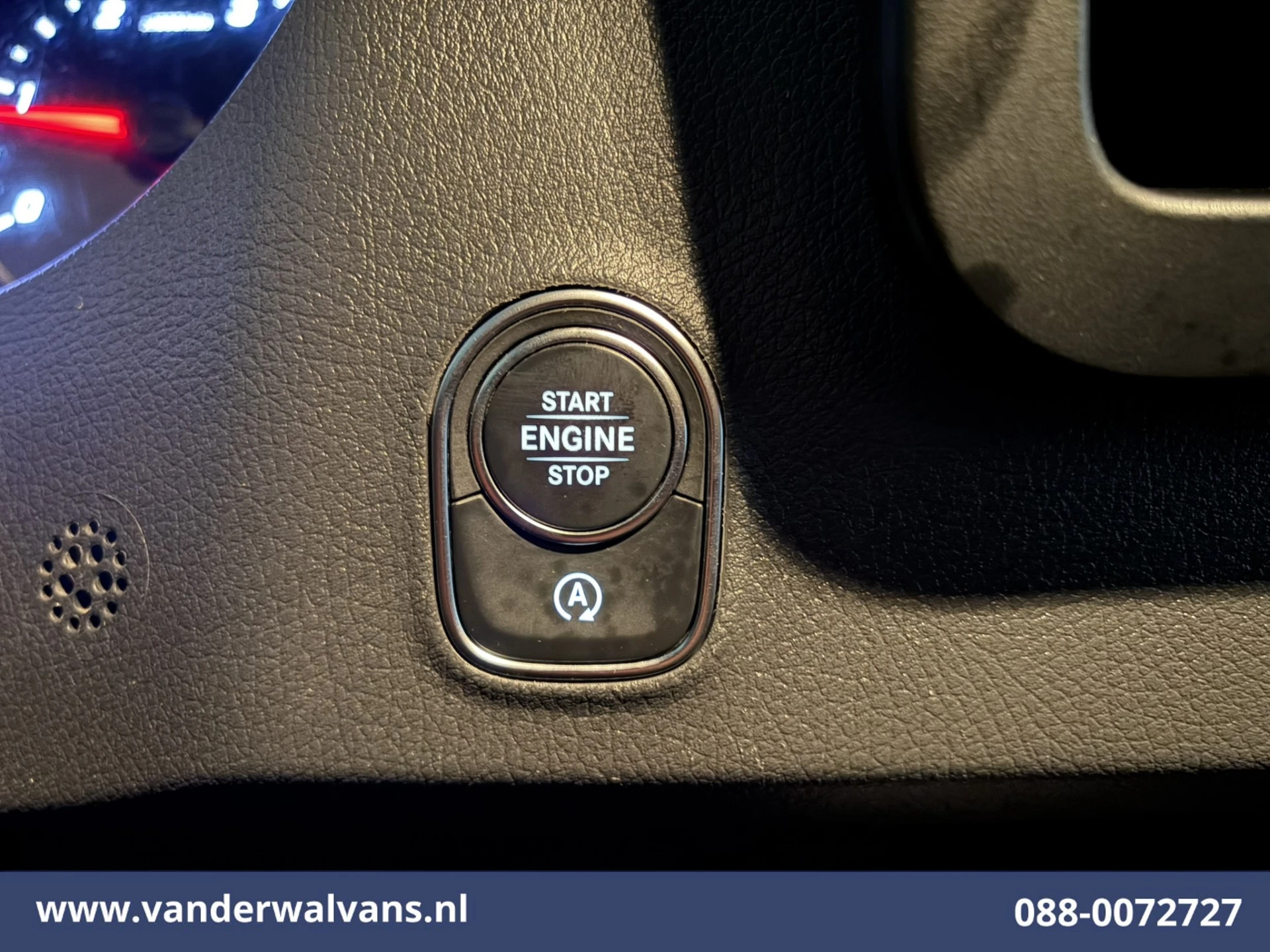 Mercedes-Benz Sprinter 2021 - 317 CDI 170pk L3H2 Euro6 Airco | 2800kg Trekhaak | Bijrijdersbank afbeelding 16