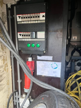 kuiper OPL 2000 - ex mobiele tandarts wagen 14kvA aggregaat zdjecie 12