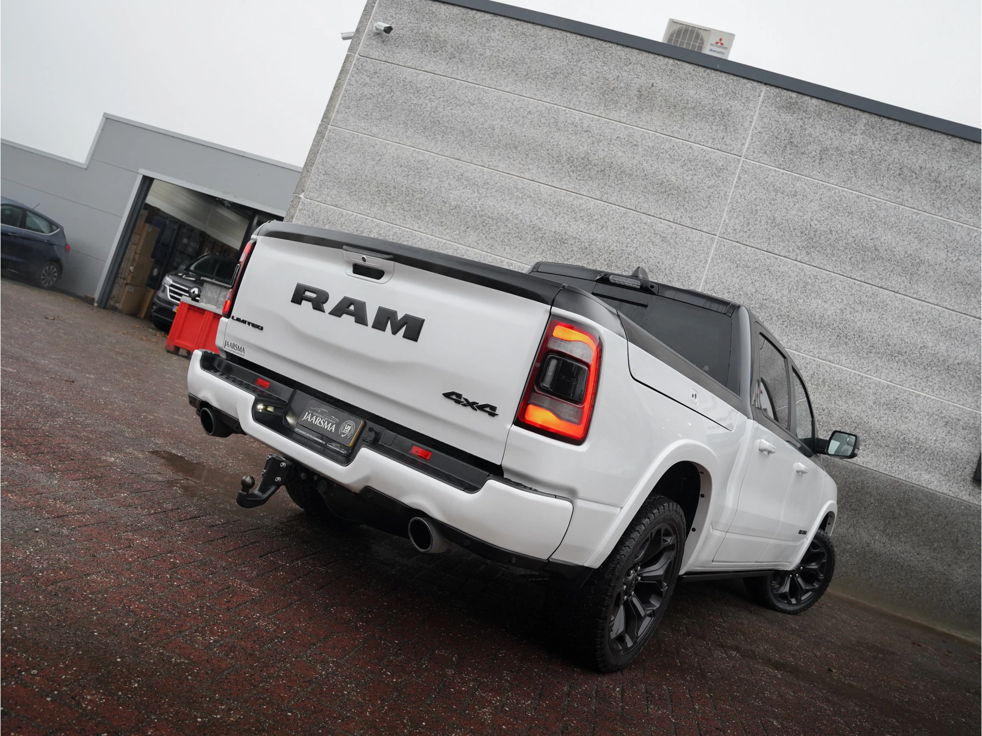 Dodge Ram 1500 2022 - 5.7 V8 4x4 Crew Cab Limited Night изображение 21