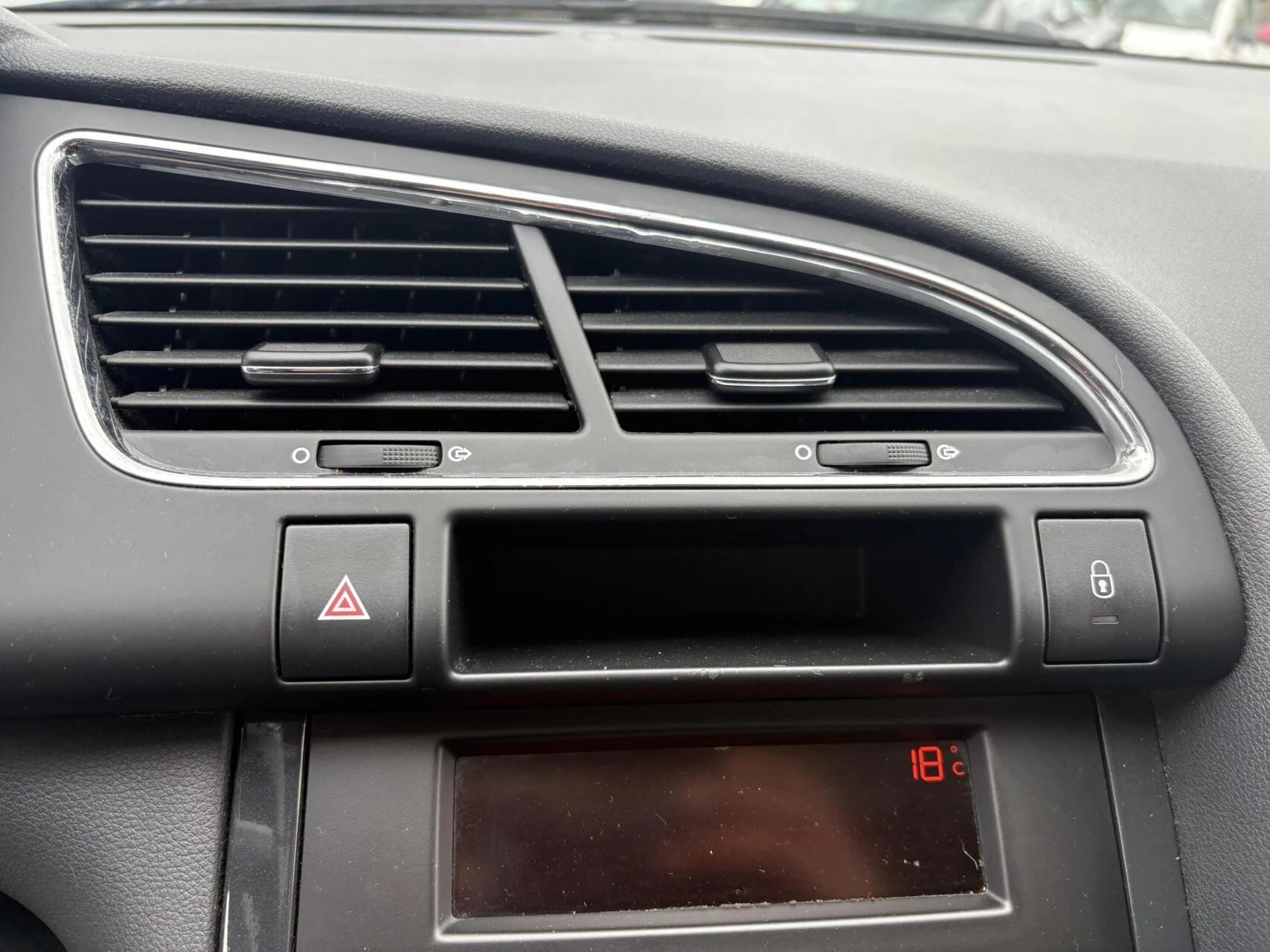 Peugeot 3008 2009 - 1.6 VTi XT afbeelding 16
