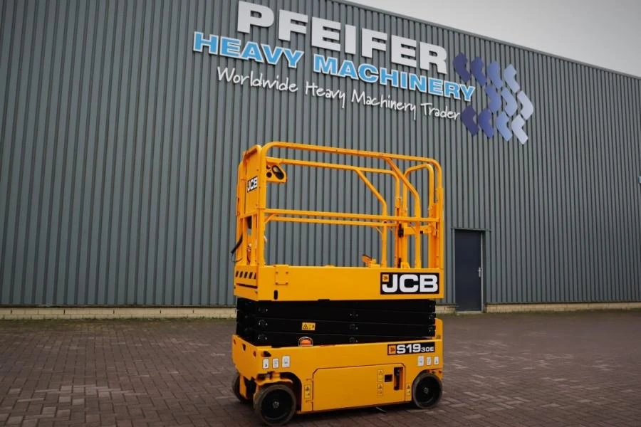 JCB 2018 - S1930E Valid inspection, 8m Working Height, 230kg image 1