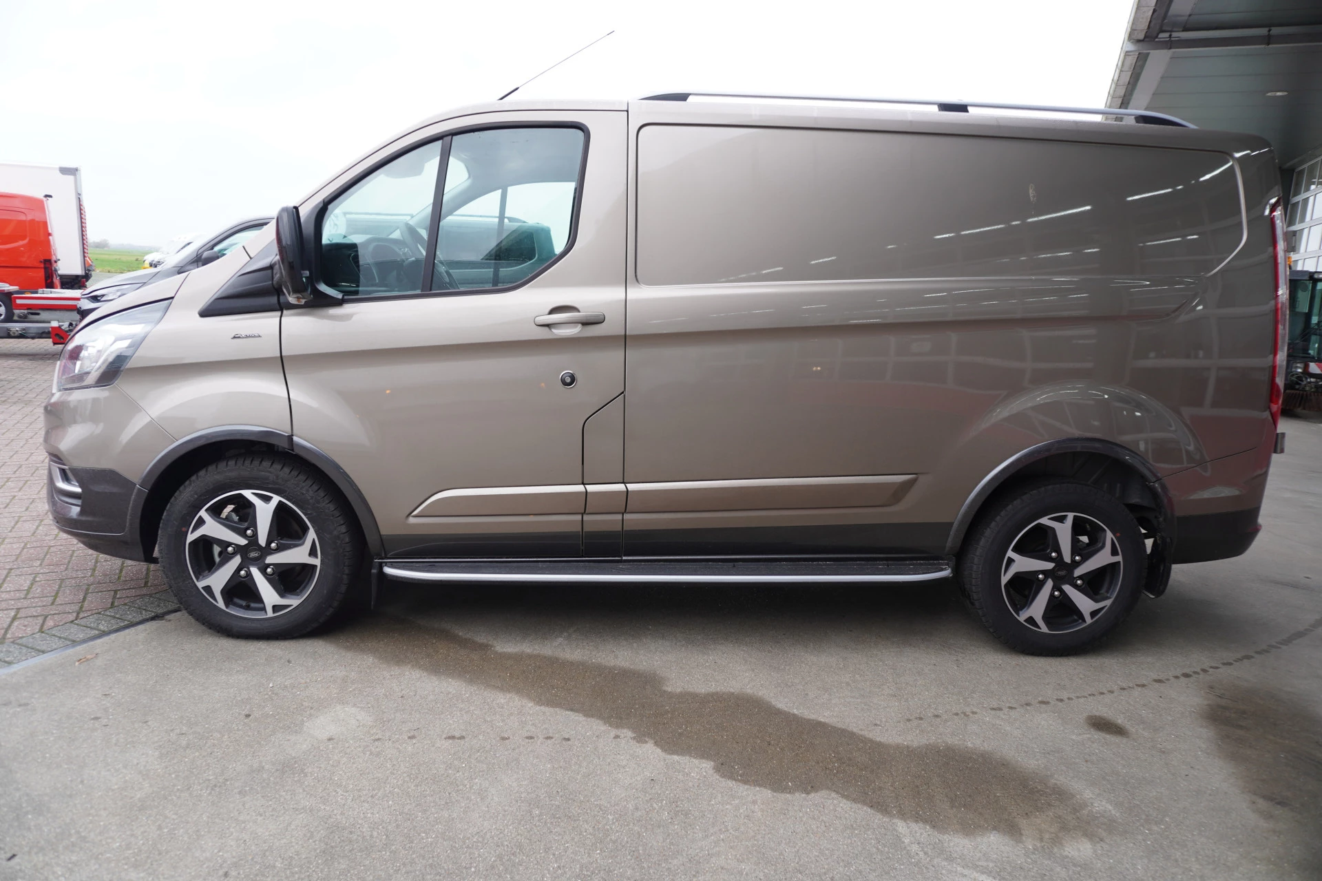 Ford Transit Custom 2023 - 300S 2.0 TDCI 130PK L1H1 Limited Active edition obrázek 8