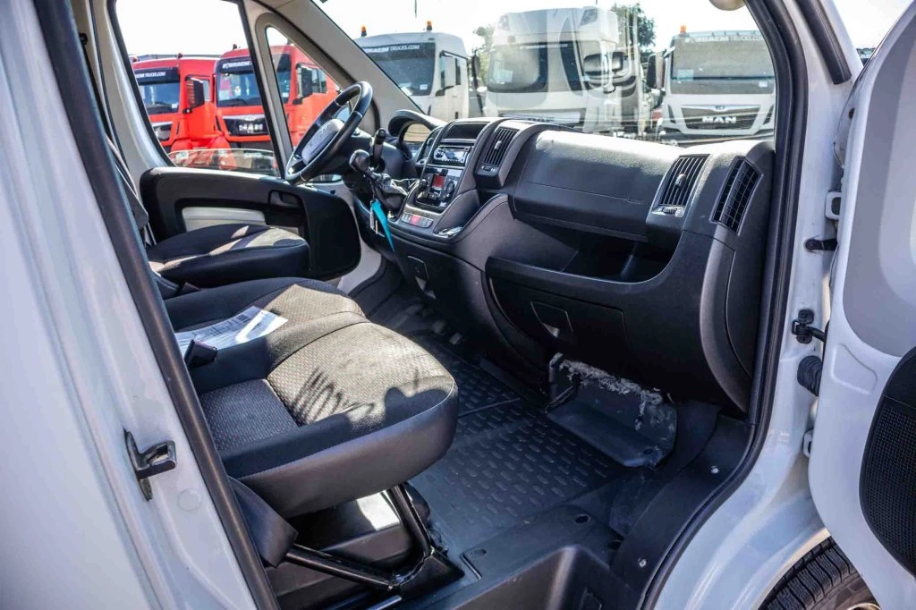 Citroën Jumper 2019 - 2.2 HDI - 9 P. obrázek 12