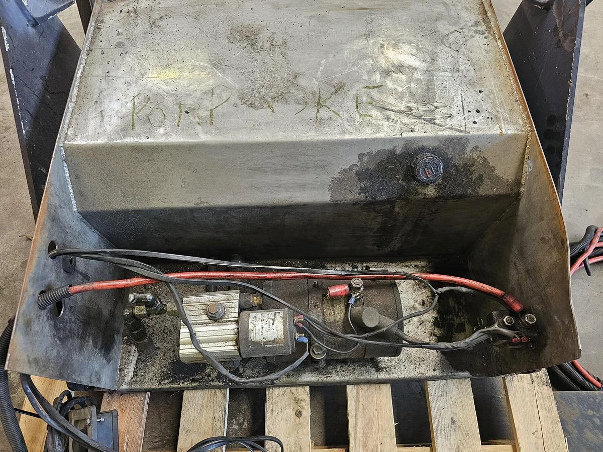 HYDROLIC ELECTRIC HYDRAULIC TIP UNIT - 24 VOLT - FOR CONTAINER 20 FT TIPPER. 2010 afbeelding 1