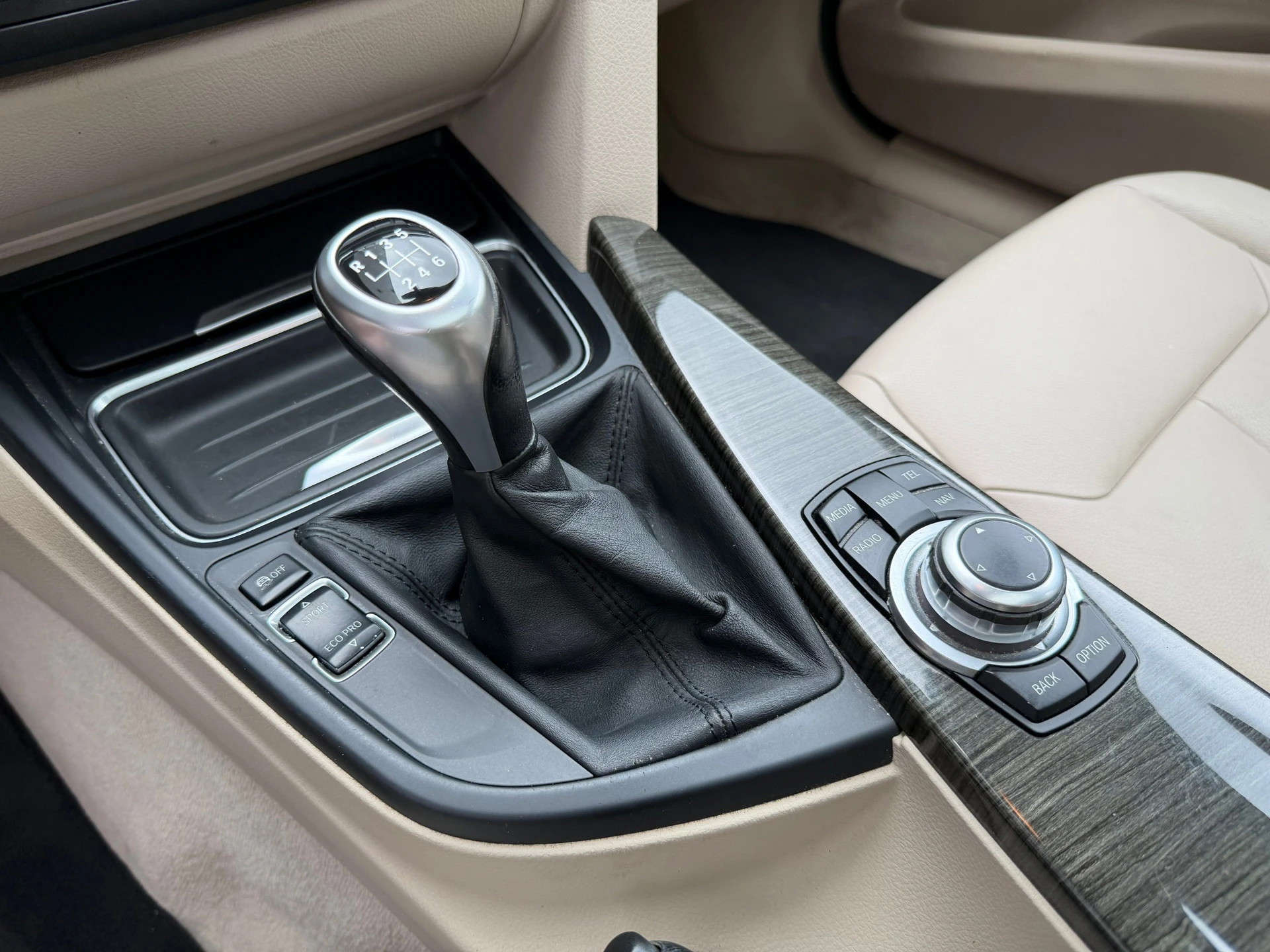 BMW 3 Serie 2012 - 320i EfficientDynamics Edition Upgrade Edition bj.2012 Navi|Leder|Open dak|Nap. afbeelding 20