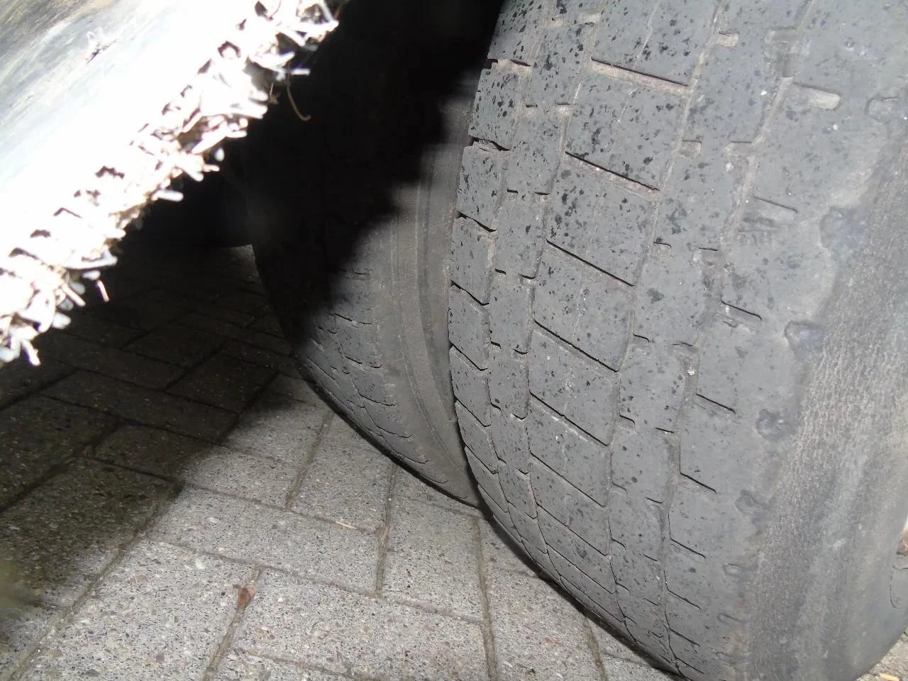 Mercedes-Benz Axor 2010 image 46