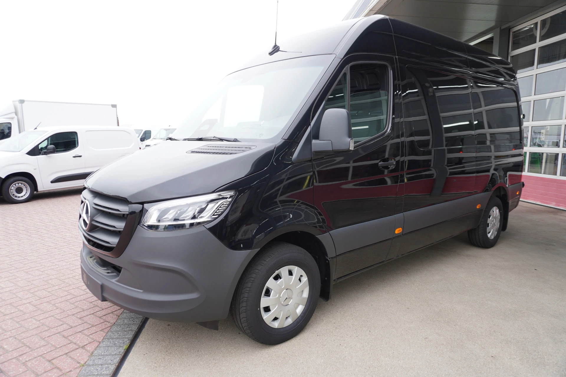 Mercedes-Benz Sprinter 2024 - 317 170PK L2H2 Select Automaat zdjęcie 9