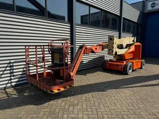 JLG 2010 - E400AJPN Hoogwerker Knikarmhoogwerker image 2 thumbnail