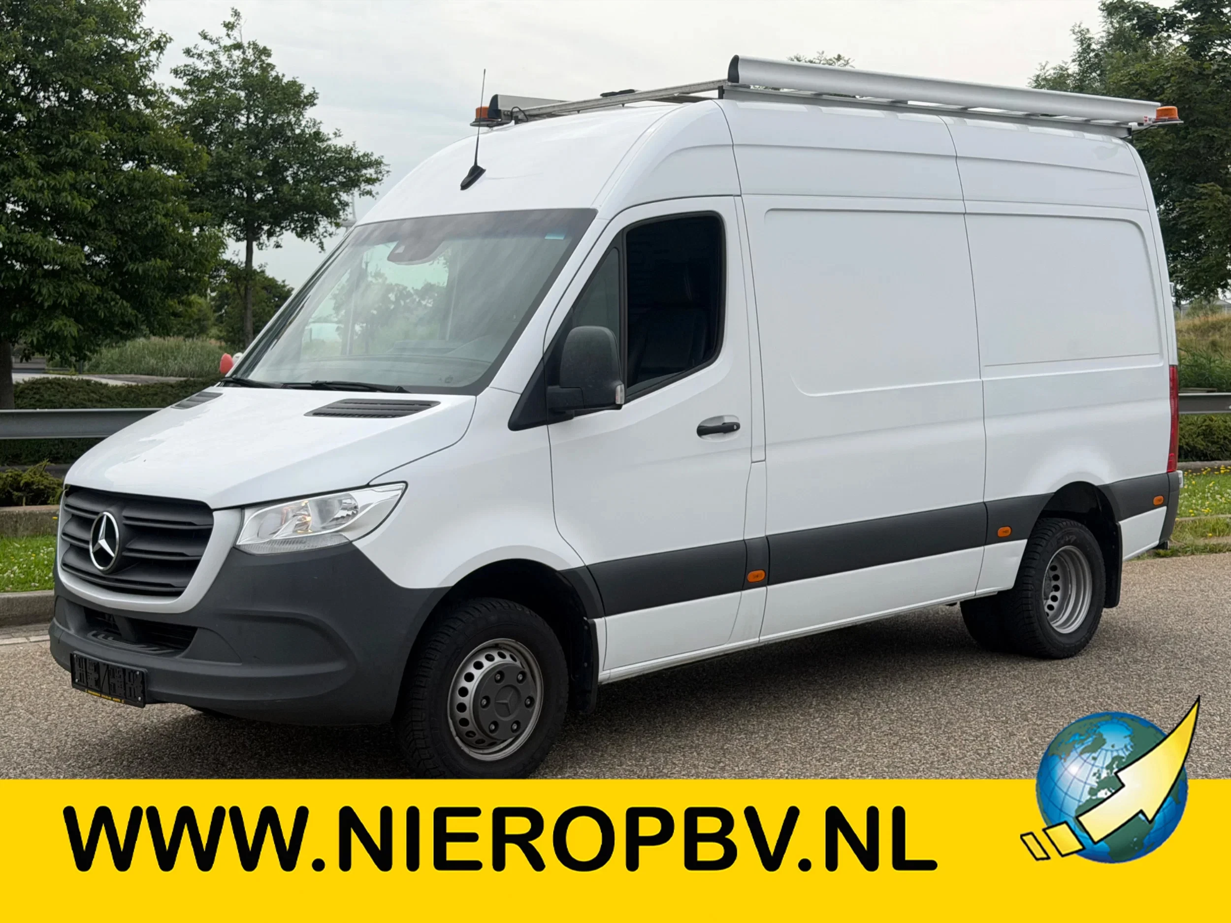 Mercedes-Benz Sprinter 2022 - 517CDI L2H2 Automaat Airco Navi Trekhaak image 1