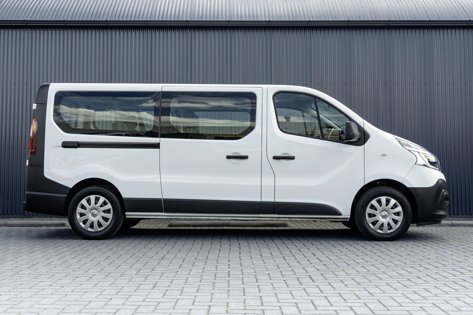 Renault Trafic 2019 - **dCi 95 T29 L2H1 | INCL BTW & BPM | 9-P | Navi | LED | Cruise | Airco | Euro 6** Bild 6