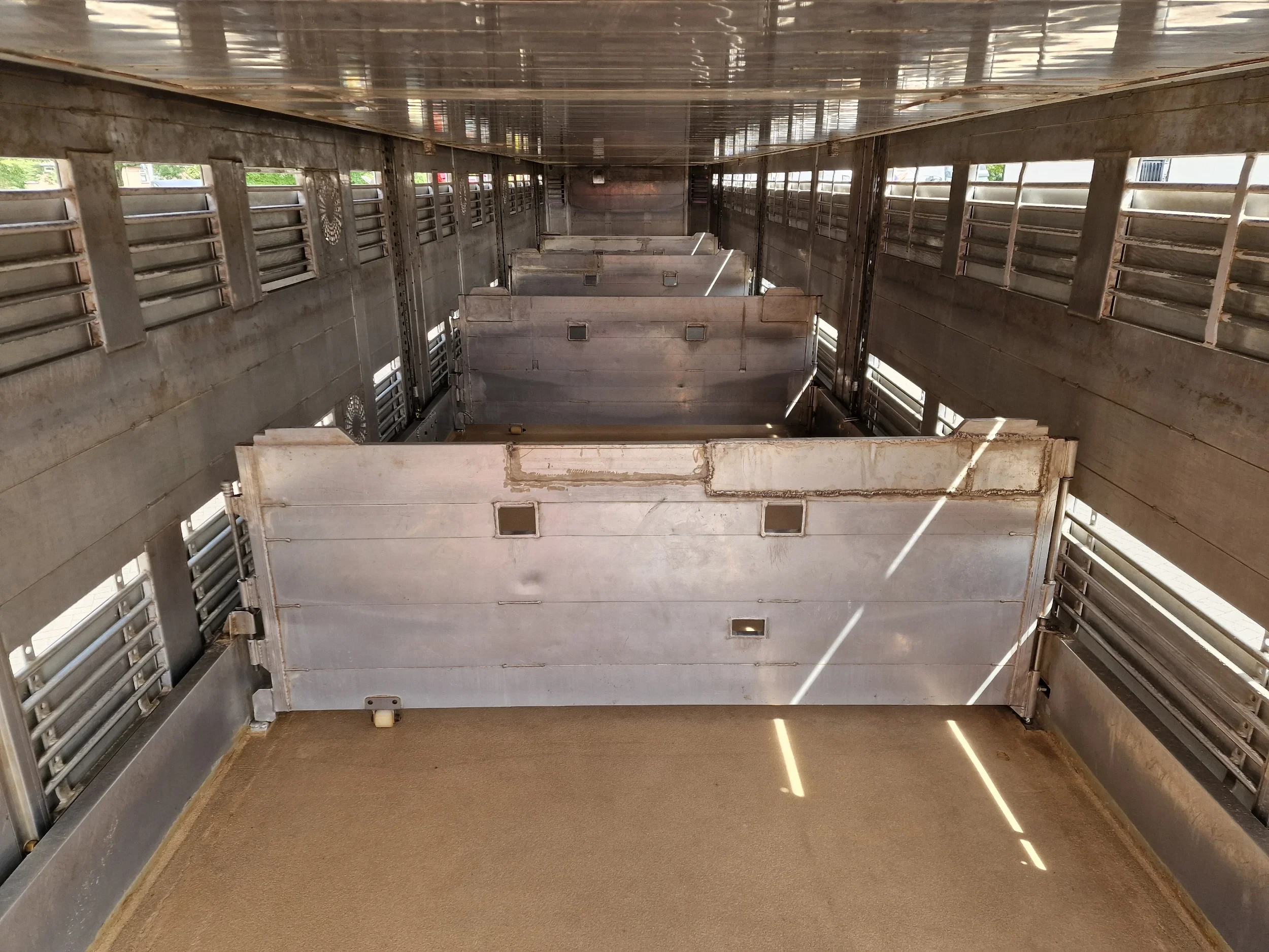 Finkl 2006 - 3 deck - lift- water - vans - steering axle afbeelding 29