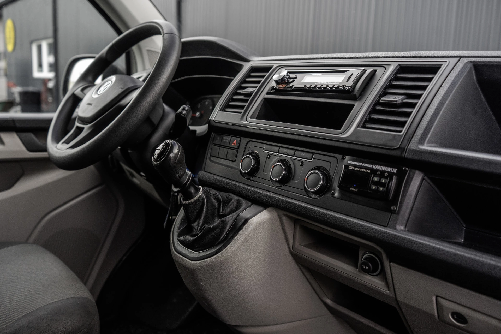 Volkswagen Transporter 2018 - T6 2.0 TDI L1H1 | Koelwagen | Dag en nachtkoeling | 3-Zits | Cruise | Airco | Euro 6 obrázek 2
