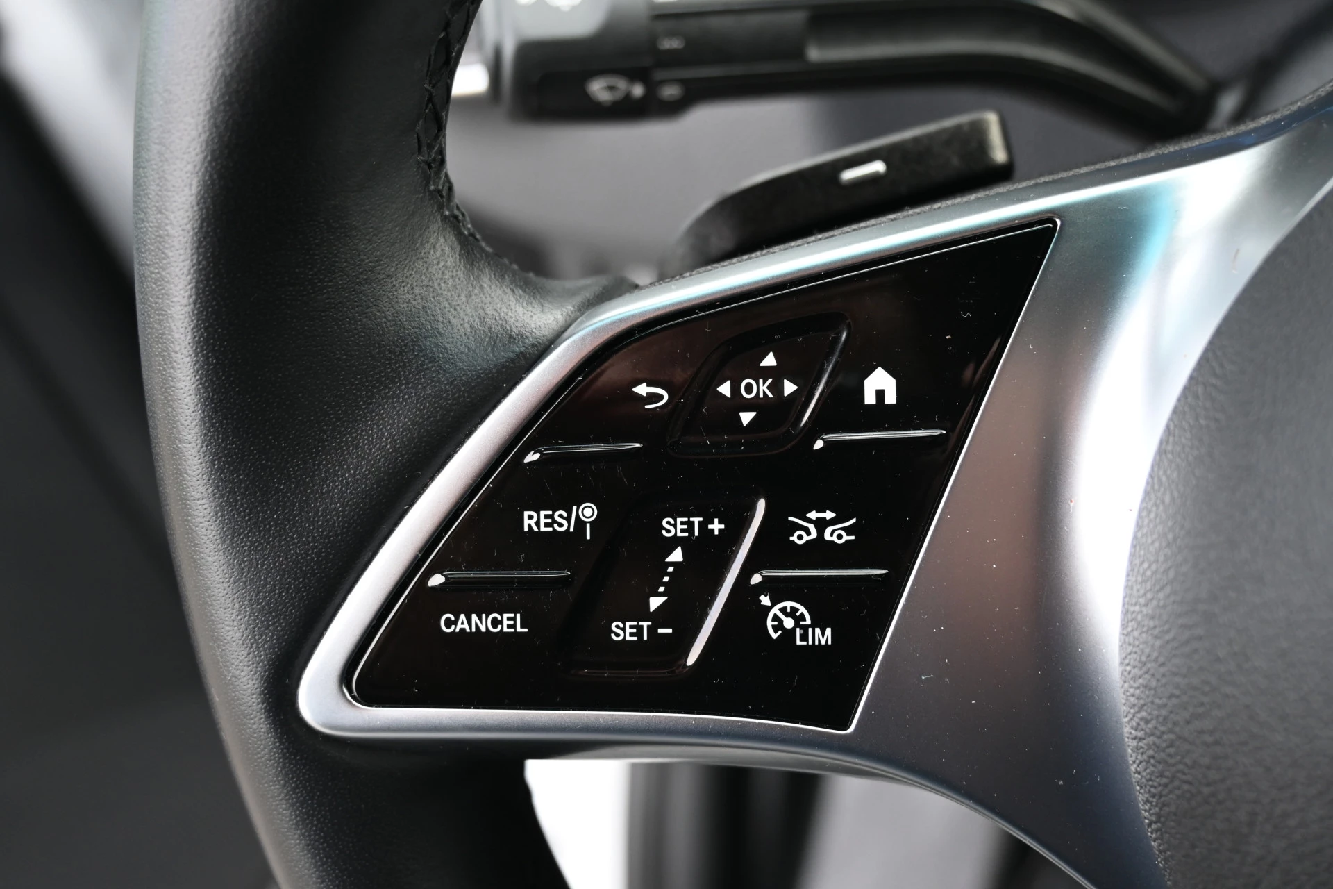 Mercedes-Benz eSprinter 2024 - 320 RWD L2H2 Select 81kWh obrázek 16