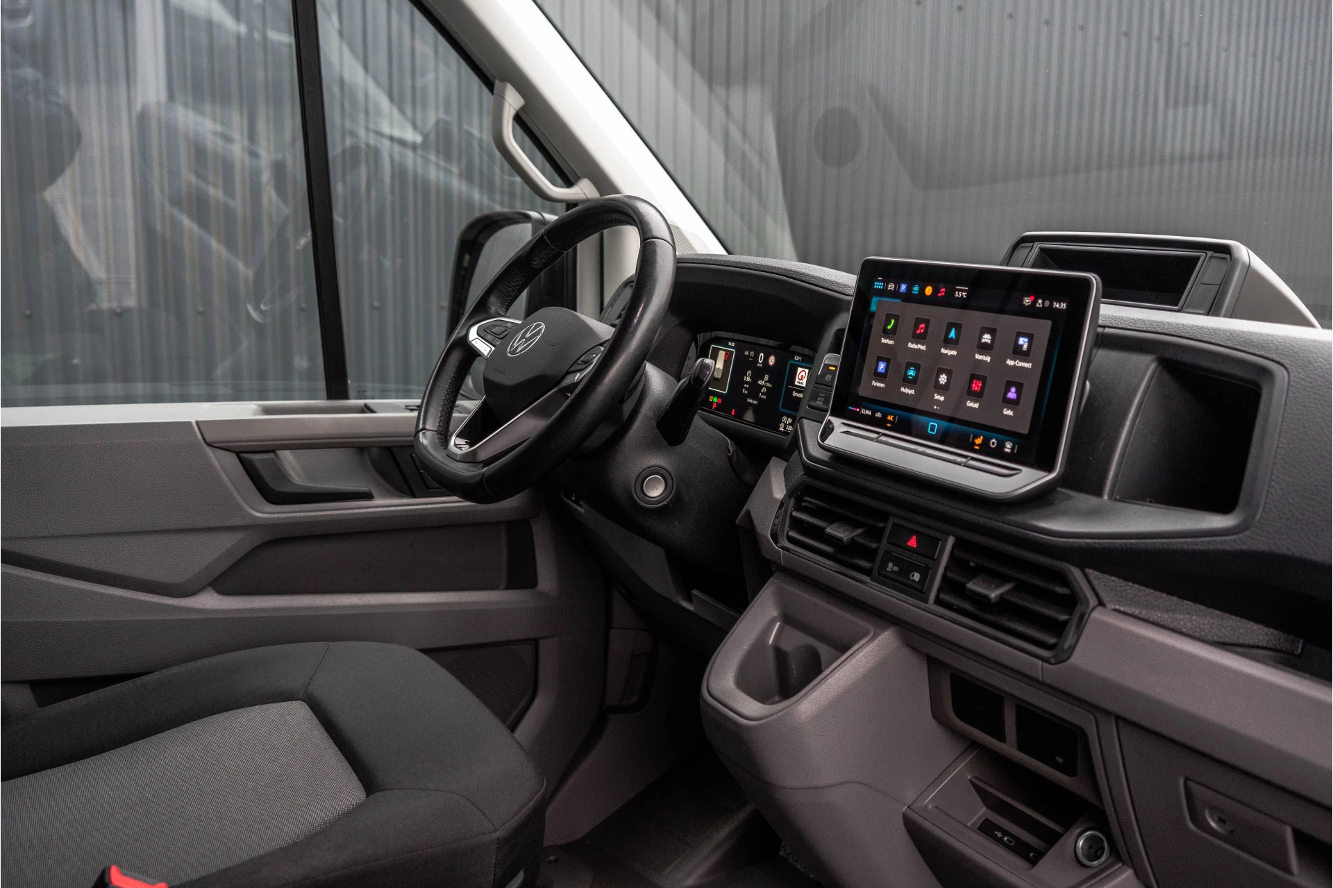 Volkswagen Crafter 2024 - 2.0 TDI L4H3 | Facelift | Automaat | Carplay | Camera | Cruise | Navi | Airco | PDC obrázek 2
