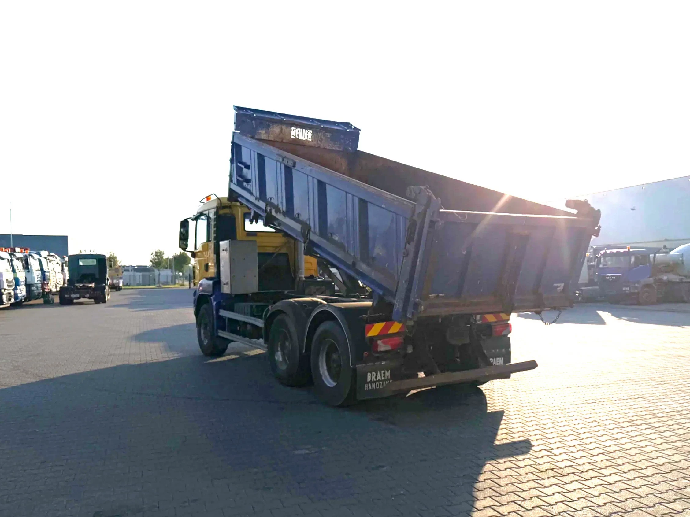 MAN TGS 2009 - 33.440 BB / 6x4 / 3 Zijdige meiller kipper / Bordmatic / Handgeschakeld afbeelding 6