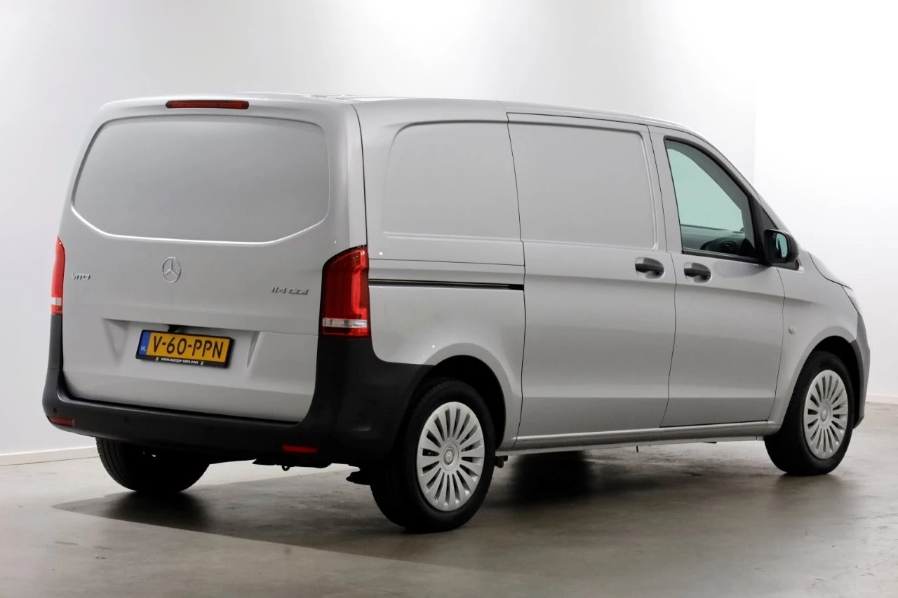 Mercedes-Benz Vito 2022 - 114 CDI 136pk Compact 9G Automaat 2x Schuifdeur/LED/Camera/Inrichting 09-2022 image 2