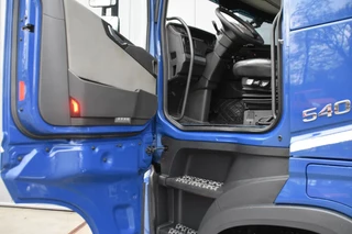 Volvo FH 2022 - 460 Globetrotter 6x2*4 - EURO 6 - 525 TKM - FULL AIR - I PARK COOL - WHEELBASE 490 CM - DHOLLANDIA ELEVATOR - bild 4