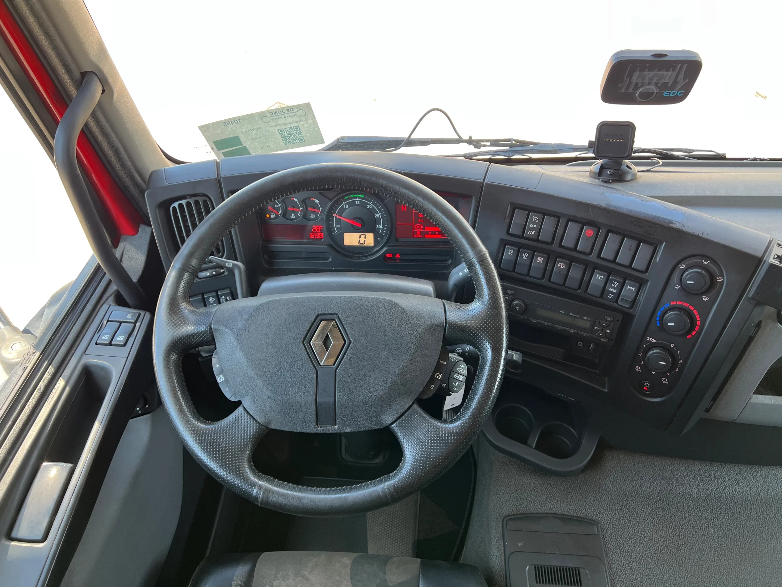 Renault D 2019 - Wide 28.320 / 6x2 / Closed box / Dhollandia image 12