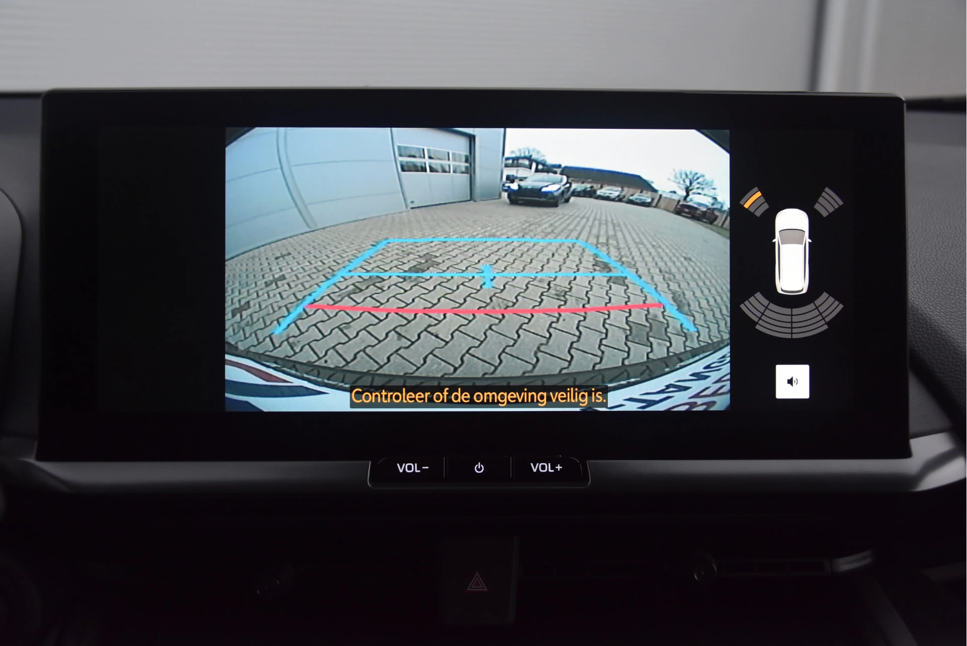 Toyota C-HR 2025 - 2.0 Plug-in Hybrid 220 Dynamic immagine 17