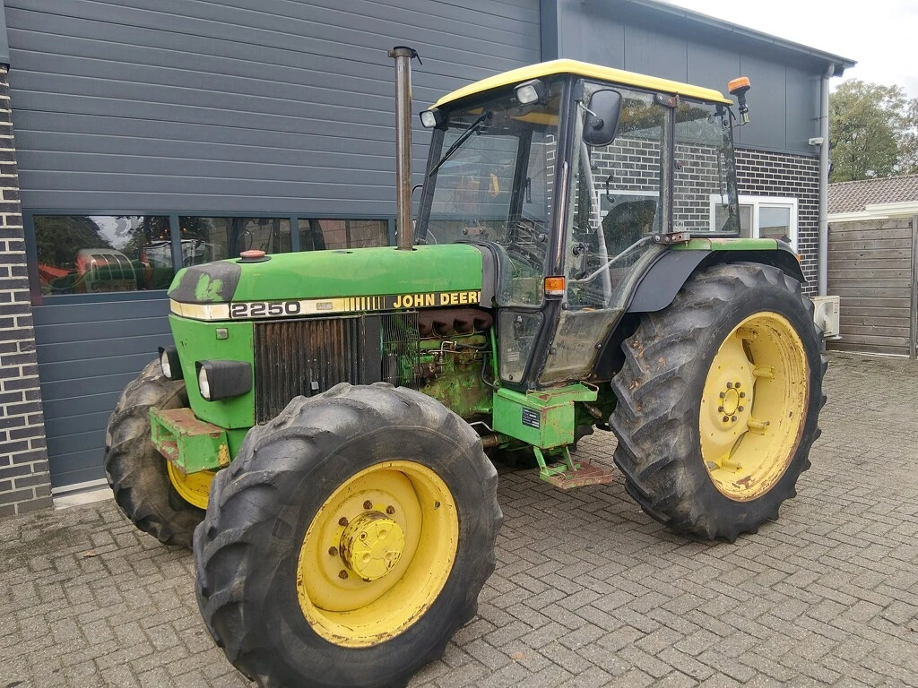 John Deere 2250 zdjęcie 1