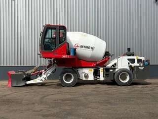 Minrui 4M3 Self Loading Concrete Mixer 4x4 2024 te koop