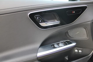 Mercedes-Benz C-Class 2023 - Estate 300e AMG Line NIGHT PAKKET DISTRONIC SFEER CARPLAY CAMERA MULTIBEAM 19'' image 14