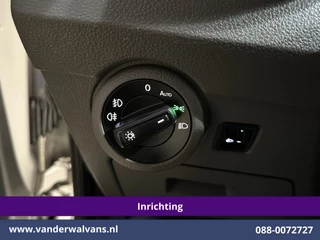 Volkswagen Transporter 2020 - 2.0 TDI L2H1 inrichting Euro6 Airco | Omvormer | Camera | Imperiaal | Apple Carplay | Cruisecontrol | Trekhaak afbeelding 15