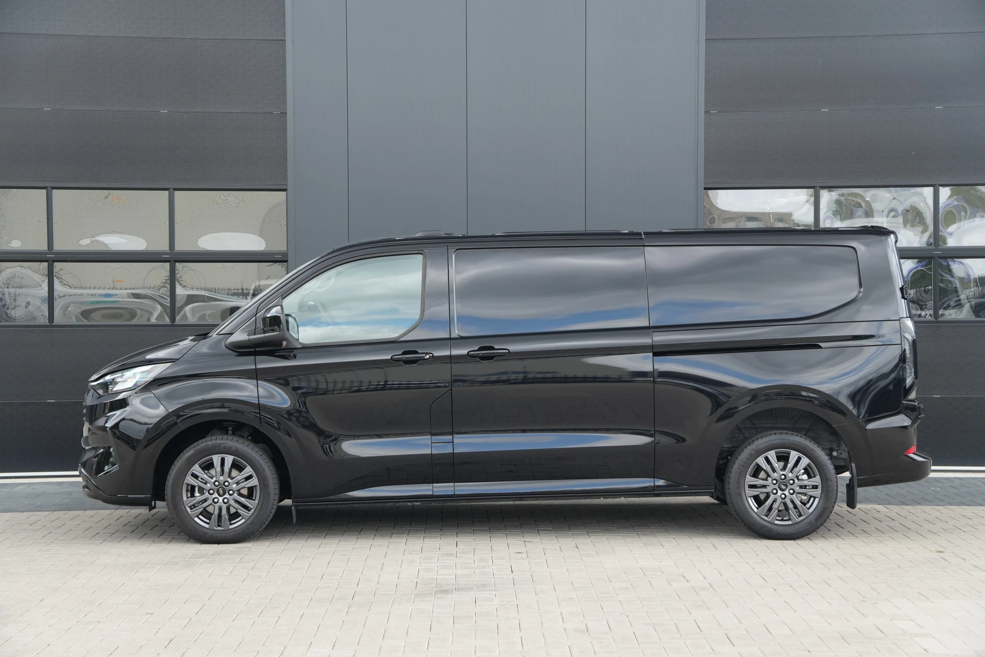 Ford Transit Custom 2025 - 320 2.0 TDCI L2H1 Limited 170pk - INCLUSIEF BPM - 2x Schuif - 1+1 Stoel - ACC - Blindspot - Stoel/stuurverwarming - Keyless - Rijklaar imagen 9