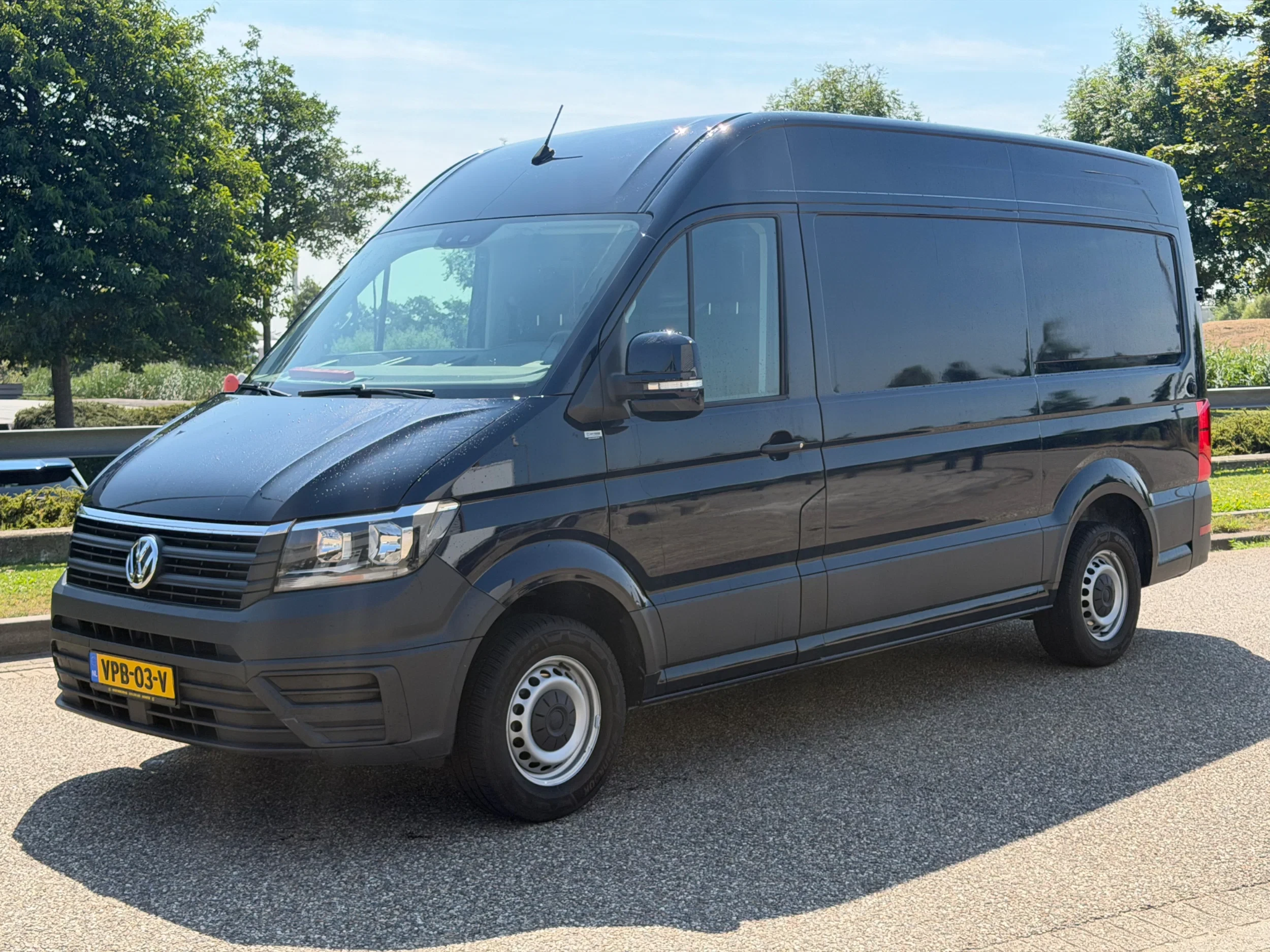 Volkswagen Crafter 2020 - 2.0TDI L3H2 ( L2H2 ) Trendline Airco Trekhaak AppleCarplay 78000KM afbeelding 1