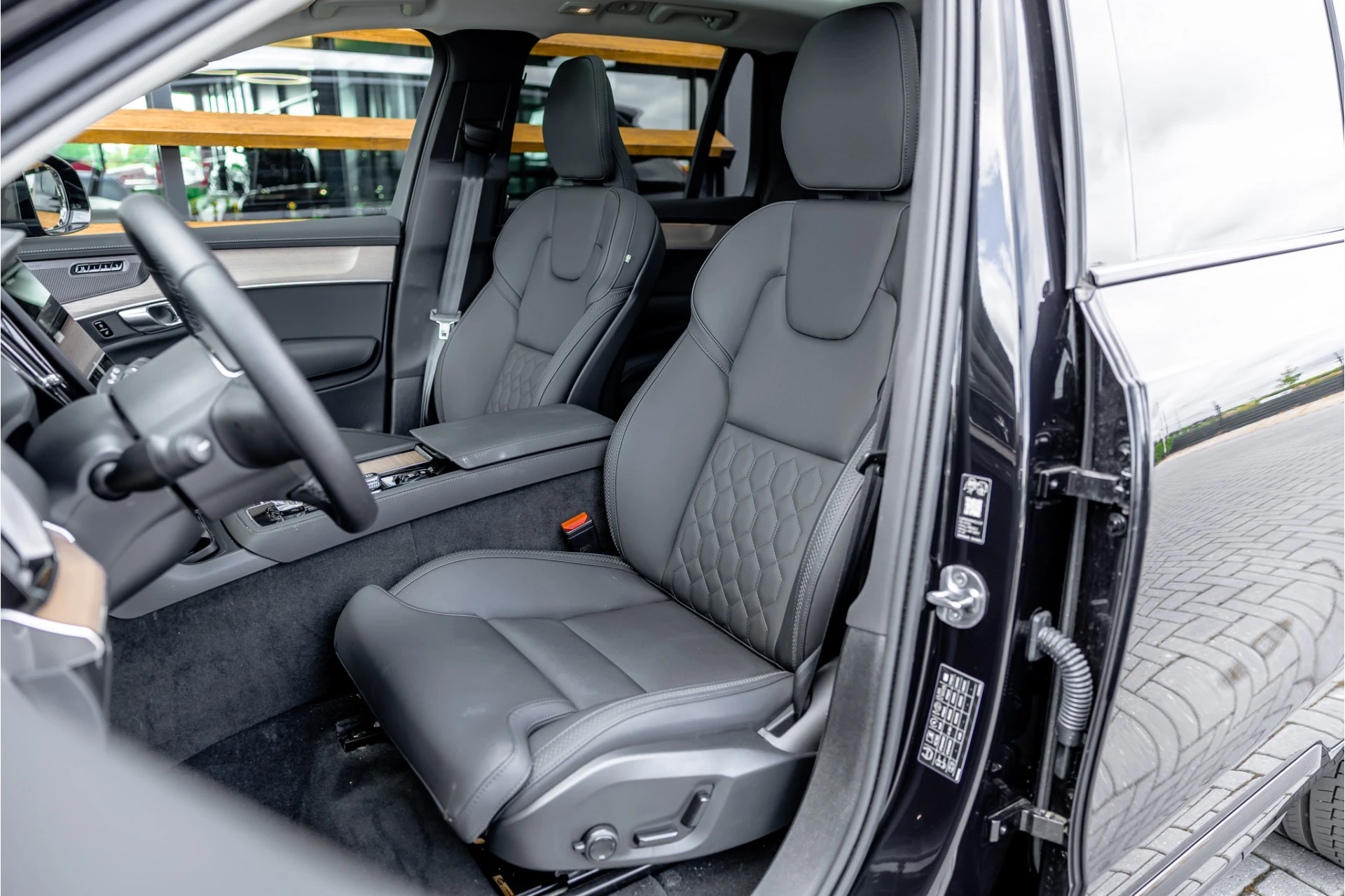 Volvo XC90 2025 - 2.0 T8 Plug-in hybrid AWD Plus Bright afbeelding 22