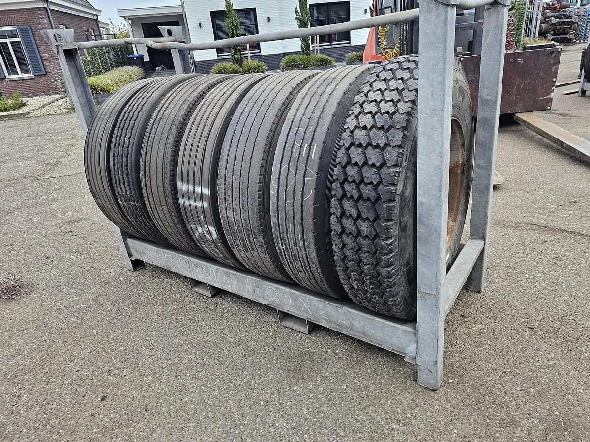MICHELIN 11 X 22.5 1995 imagen 4