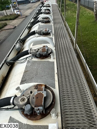 Trailor N/A 2005 - Fuel 40196 Liter, 9 Compartimenten image 3