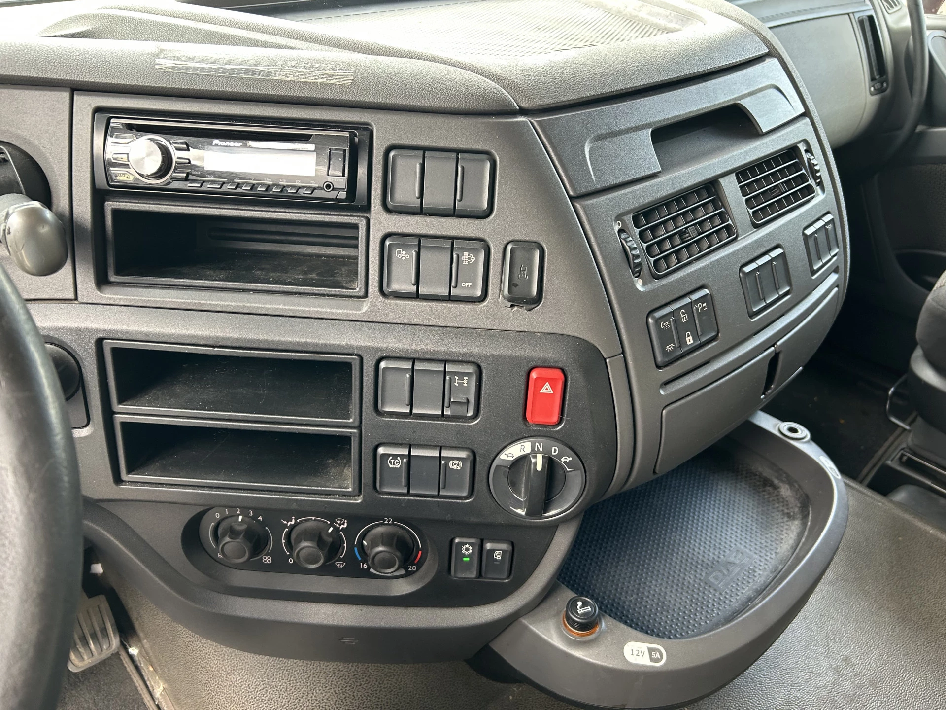 DAF XF 440 FT 2014 - Space Cab / 645 dkm Bild 6